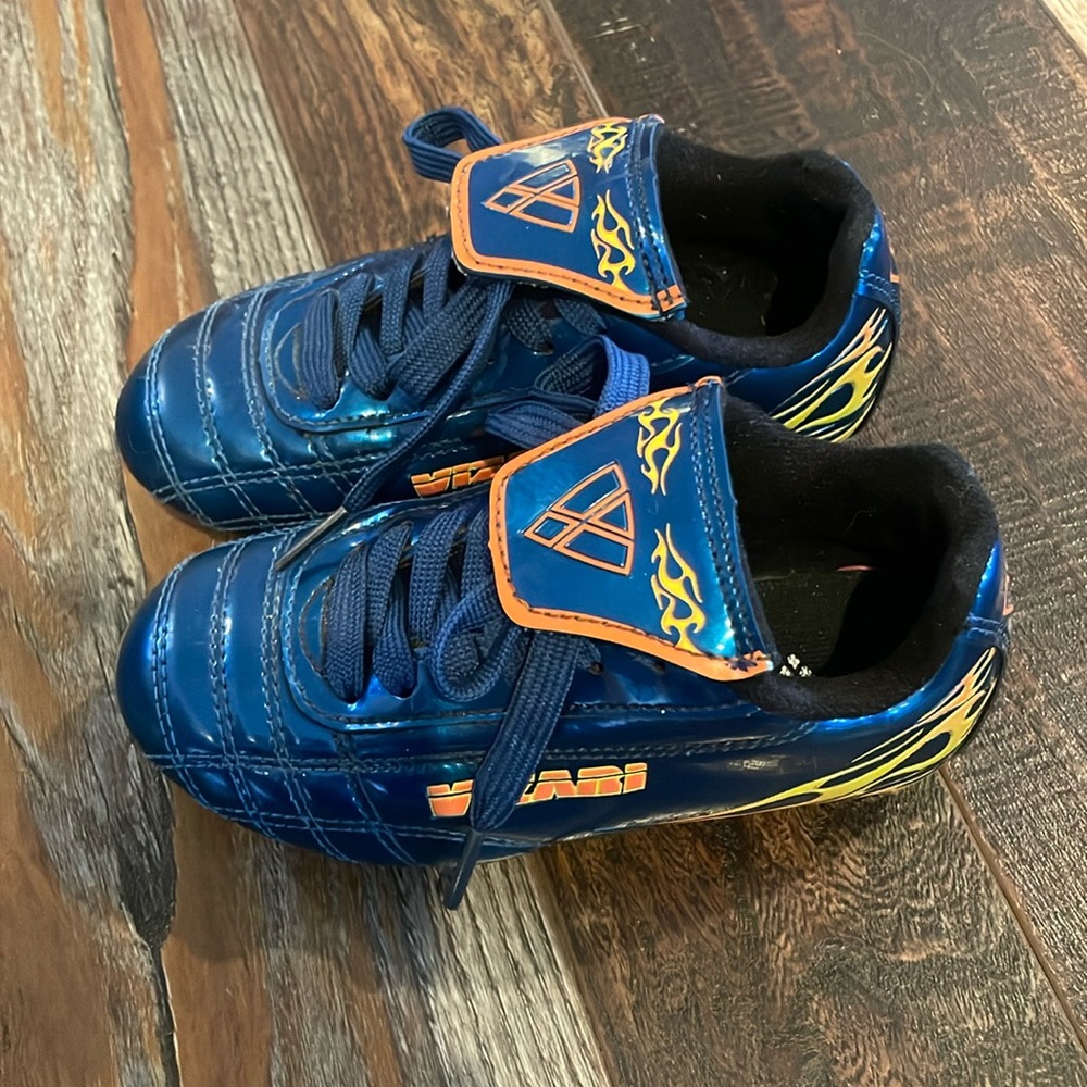 Vizari Soccer Cleats - Size 8.5C